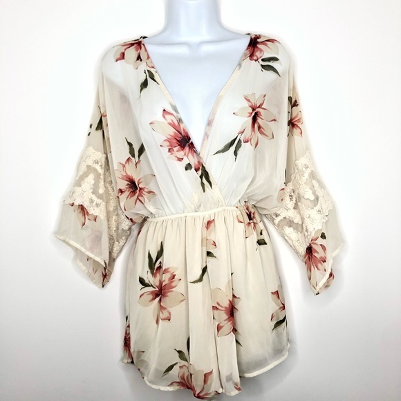 Blush Romper with Floral Print & Lace Accents Sz M - Picture 5 of 8